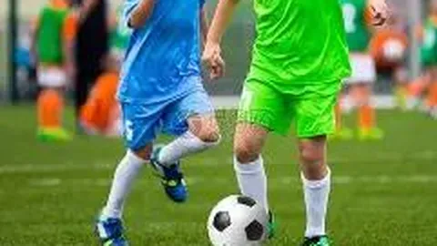 卡戴珊分享亲子合影祝福侃爷生日：寿辰快乐，一生挚爱